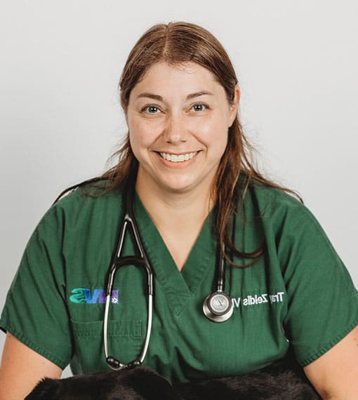 Tracy Zeldis, Newtown Emergency Veterinarian
